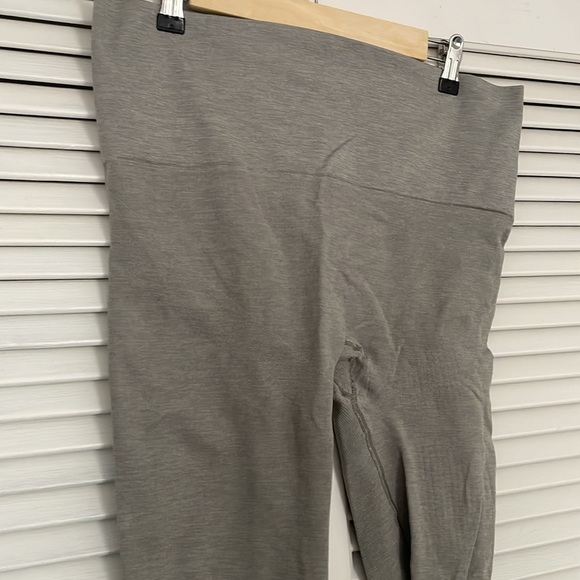 Blanqi size L maternity leggings - Picture 3 of 4